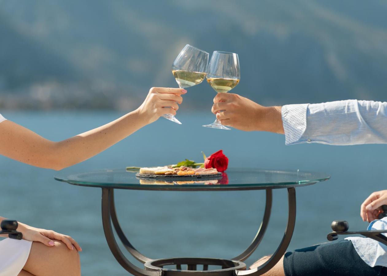 Hotel Libertas Kotor Bagian luar foto