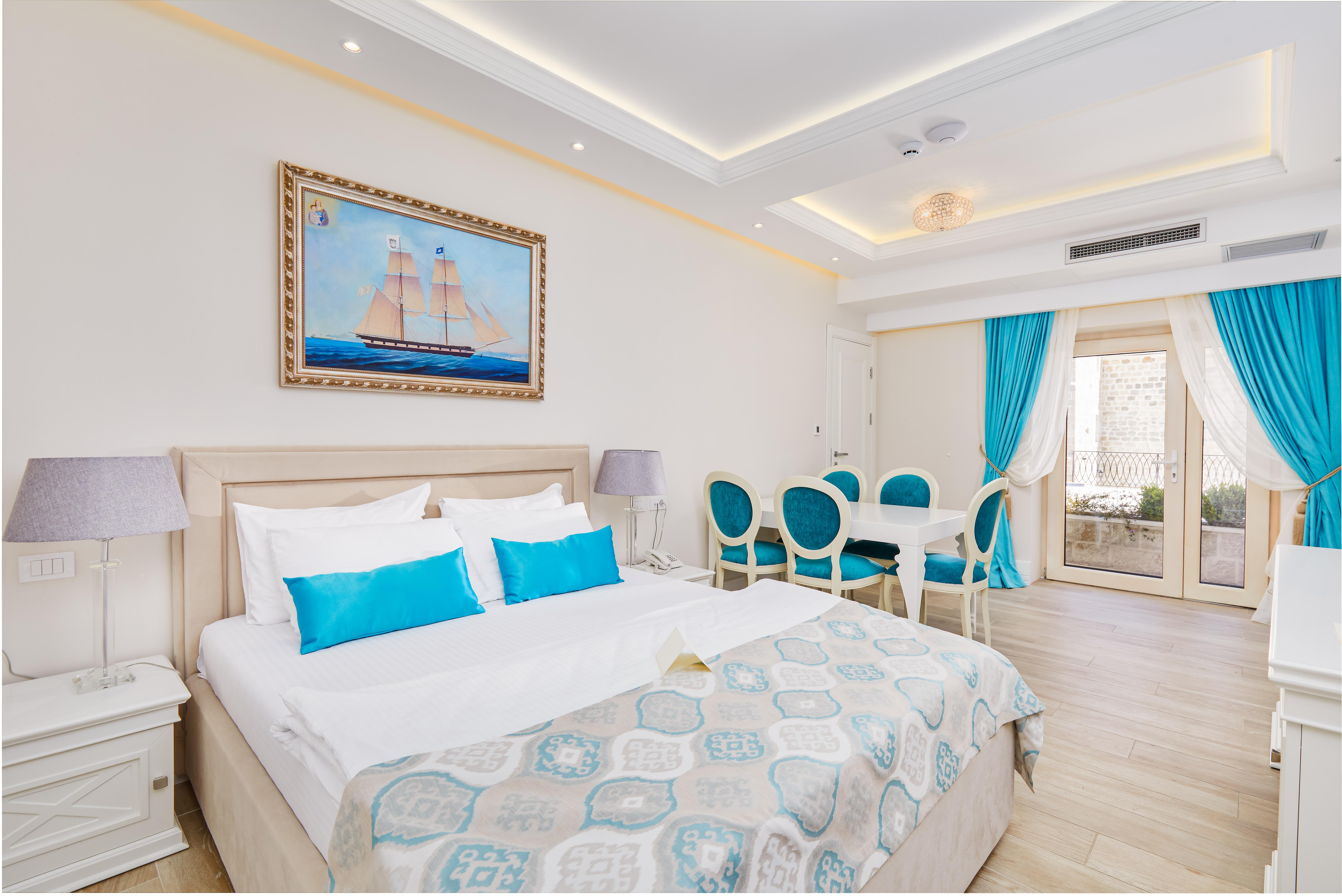 Hotel Libertas Kotor Bagian luar foto