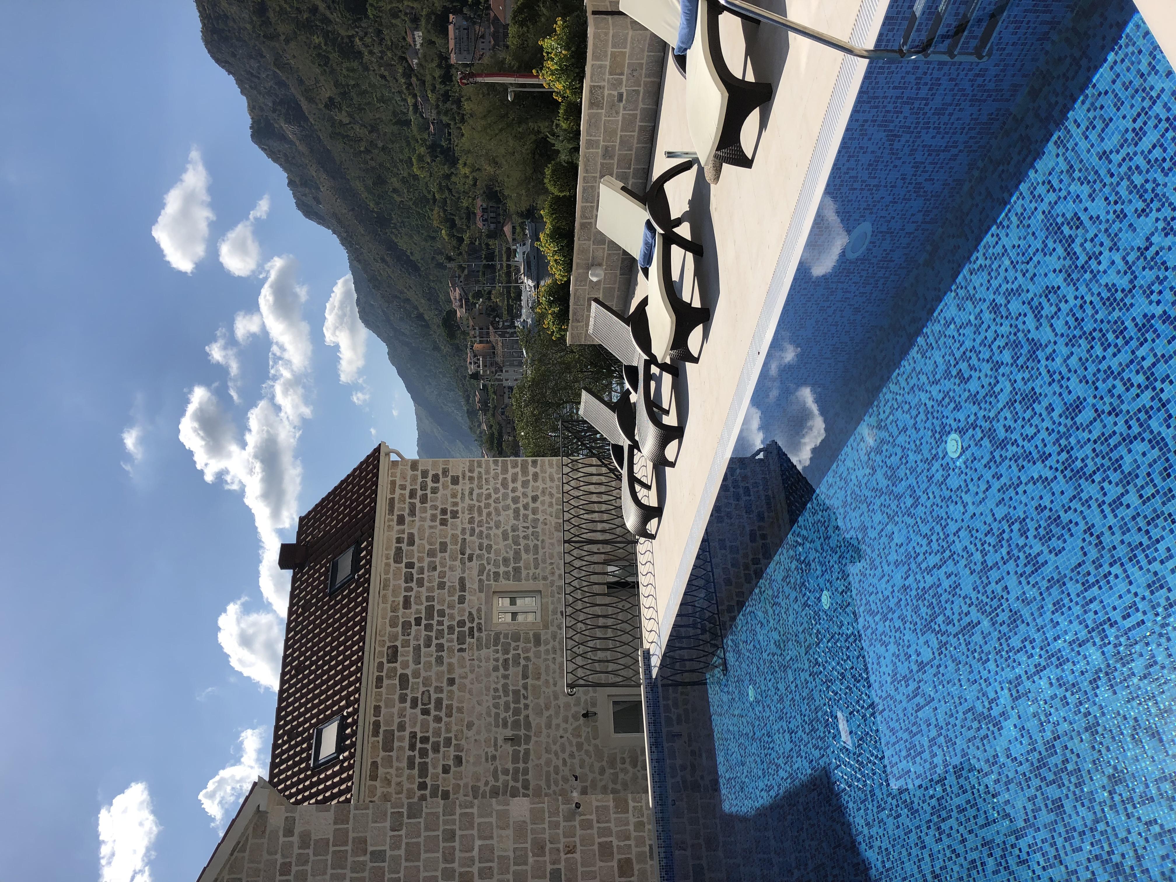 Hotel Libertas Kotor Bagian luar foto